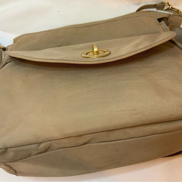 Baggallini Provence Crossbody Bag 9”x7.75” Tan organizer - Picture 12 of 14